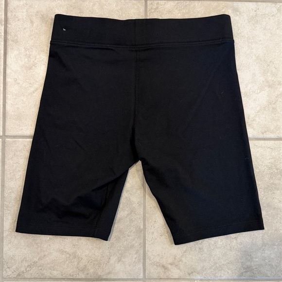 NWT Women’s Nike Bike Shorts - Picture 2 of 6